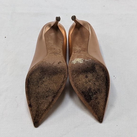 Valentino Metallic Rose Gold Rockstud Leather Pumps Shoes Size 37 US 7 - Picture 9 of 9
